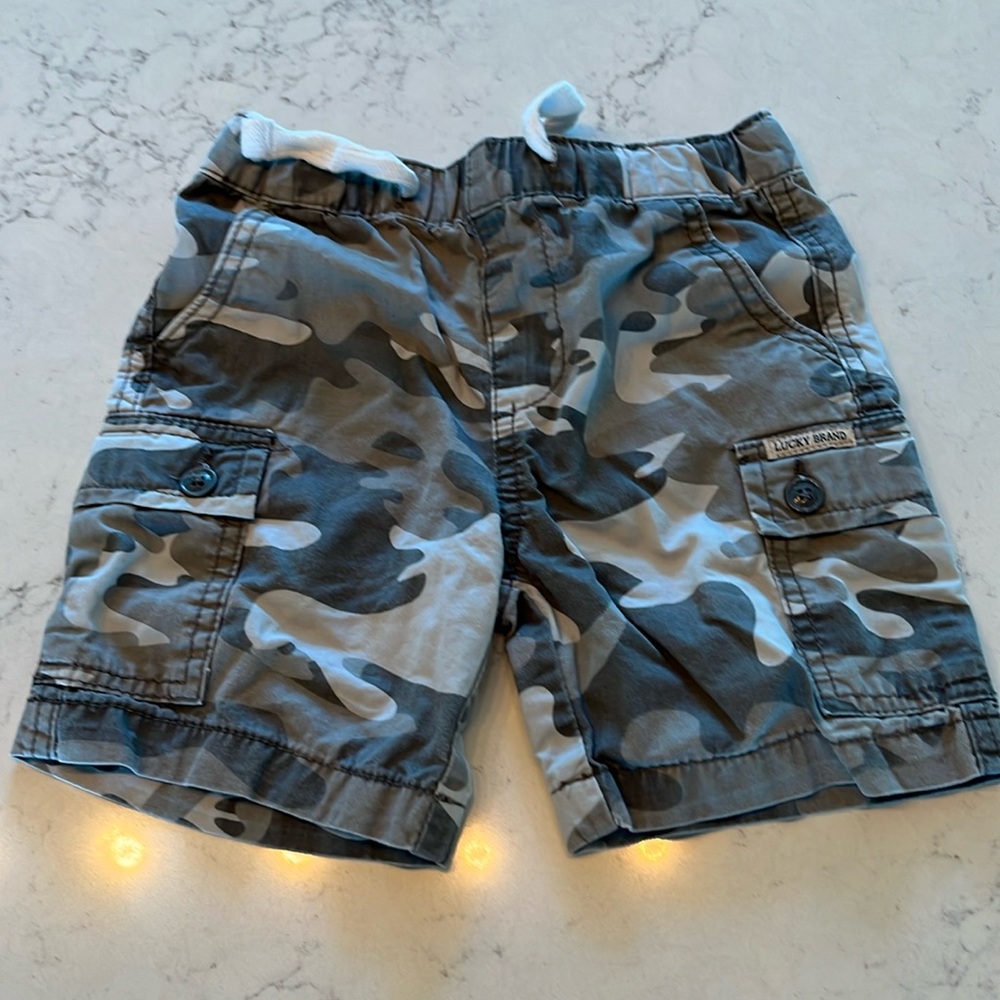Lucky camo shorts